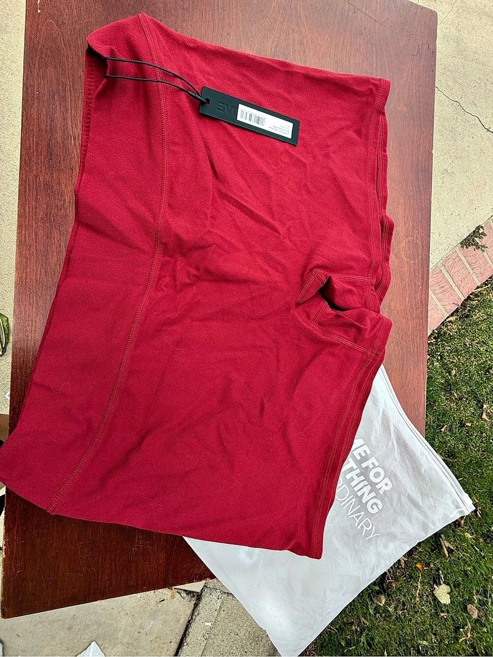 ONER ACTIVE Women’s Ruby Red Athletic Tee Size XL New With Tags